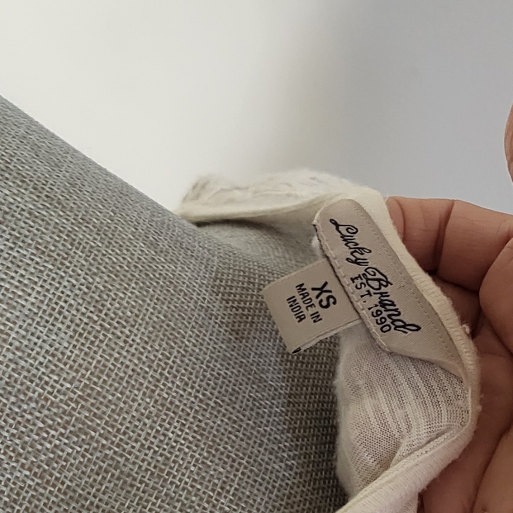 Embroidered Top - Picture 4 of 6